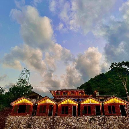 Du Gia Cozy Homestay & Tours Làng Cac エクステリア 写真